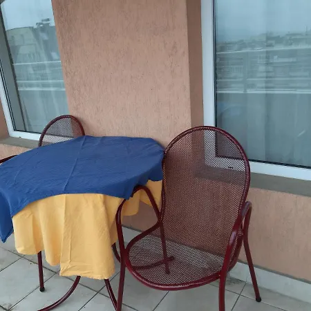 With Two Rooms, Close To Business Park Mladost 4,sofia アパート *