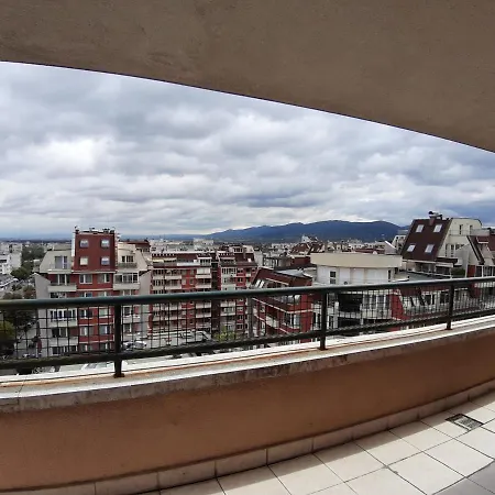 アパート With Two Rooms, Close To Business Park Mladost 4,sofia *